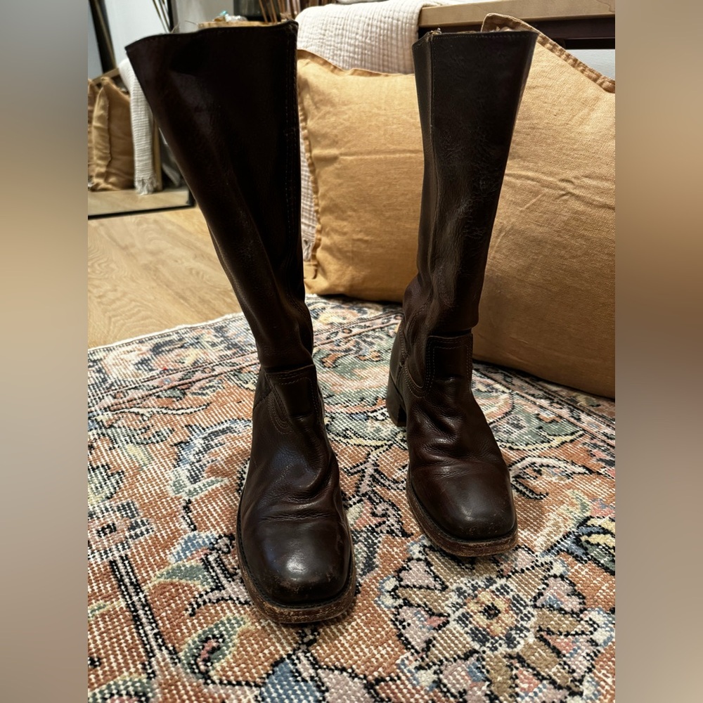 Vintage Campus Frye Boot 
Size 8 
Bourbon color
Vintage wear, see photos